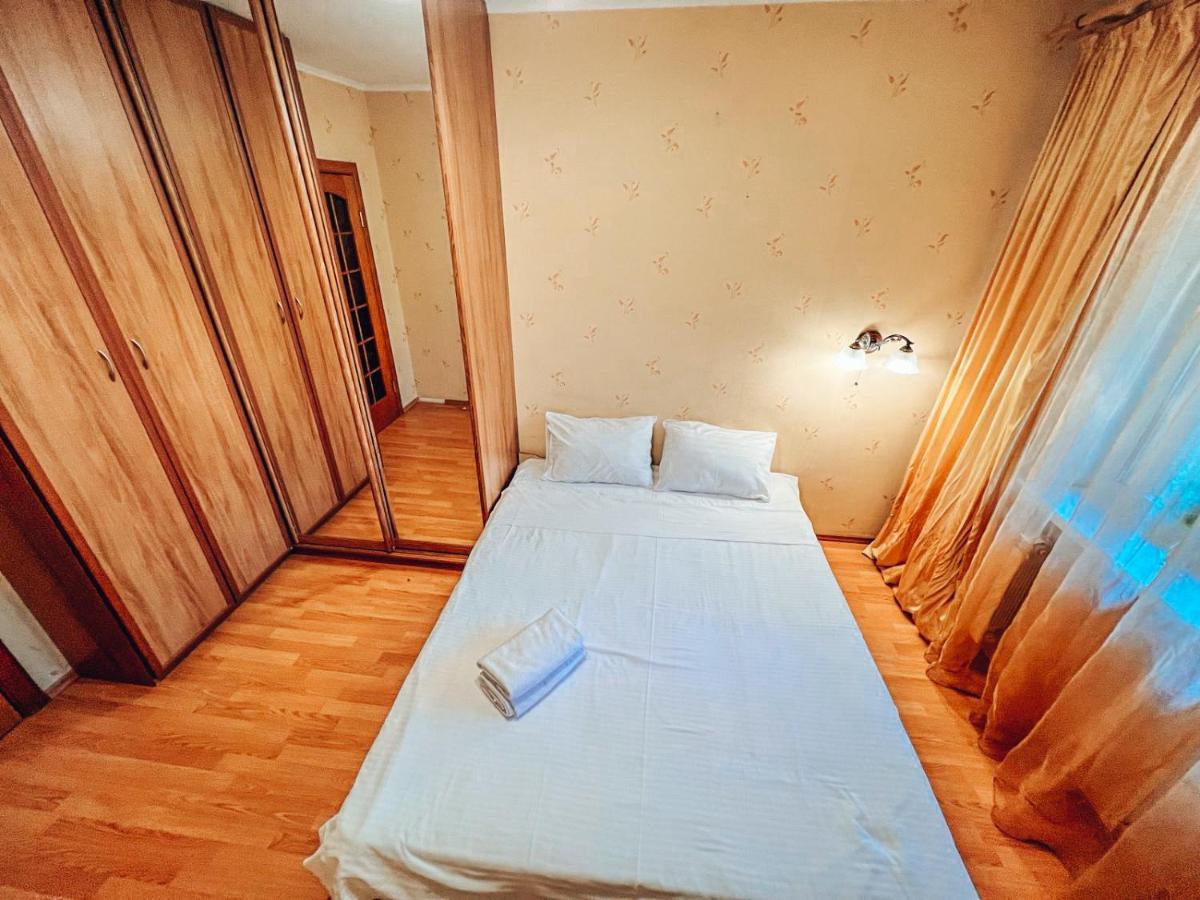 Apartments Near The Exhibition Centre Киев Екстериор снимка
